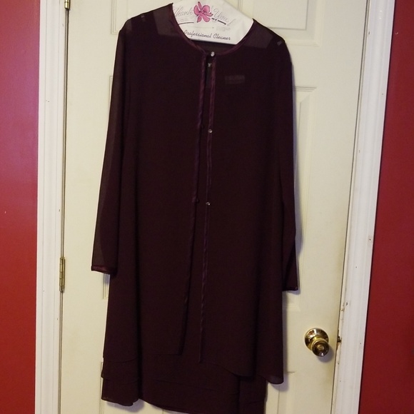 Dress - Picture 1 of 4